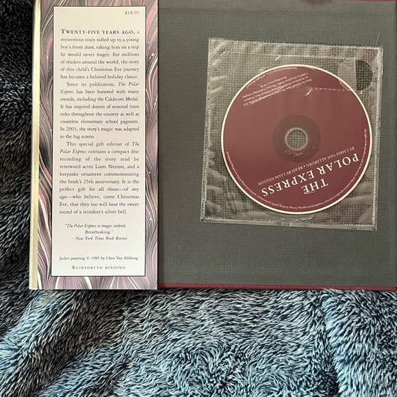 The polar express book and DVD - Picture 6 of 6